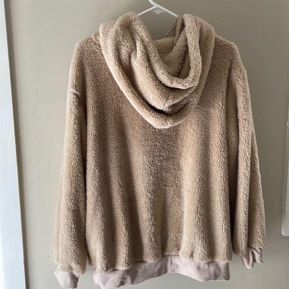 Tan fuzzy sweatshirt with hood.  Large. - Picture 2 of 4